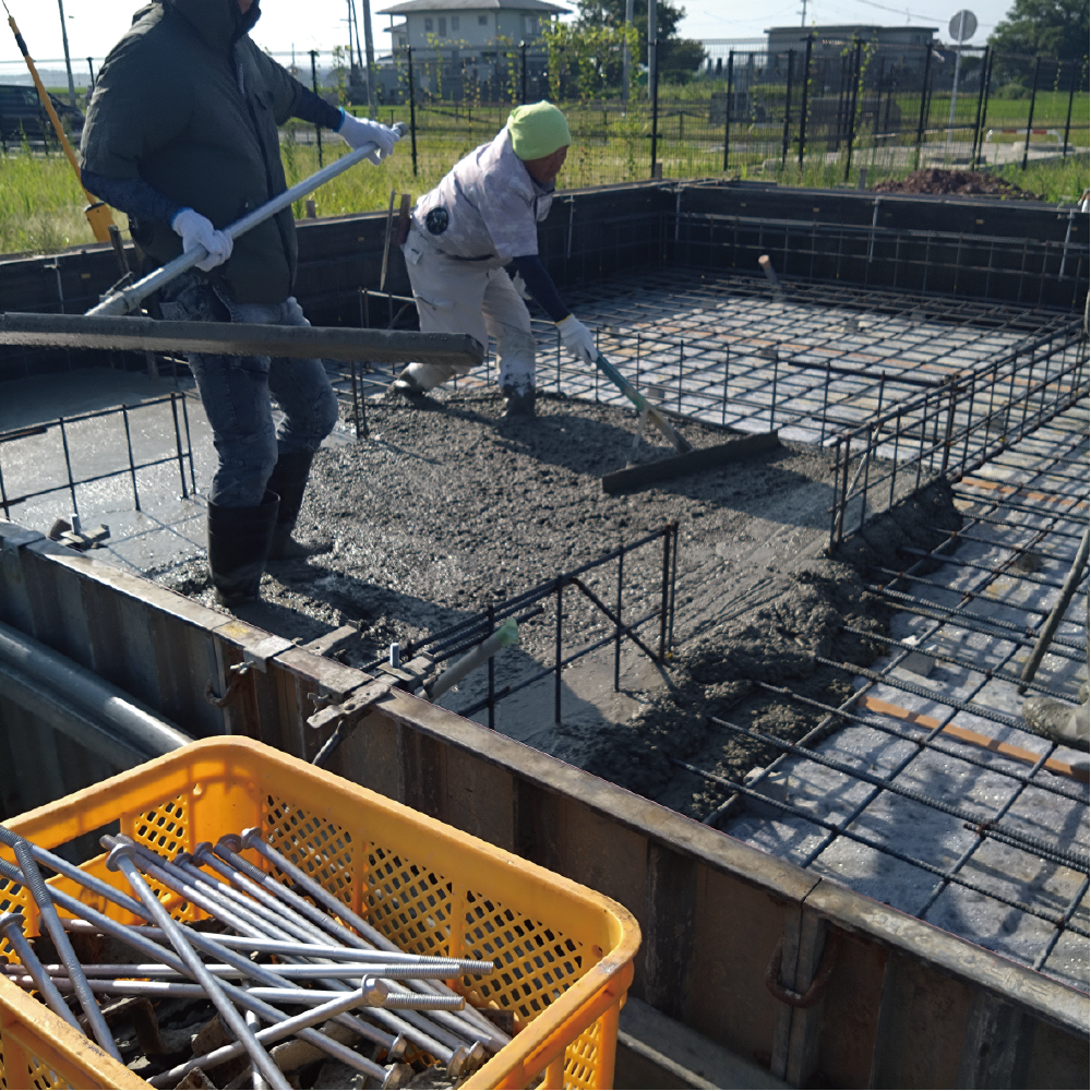 職人技が光る「基礎のコンクリート打設」を行いました。